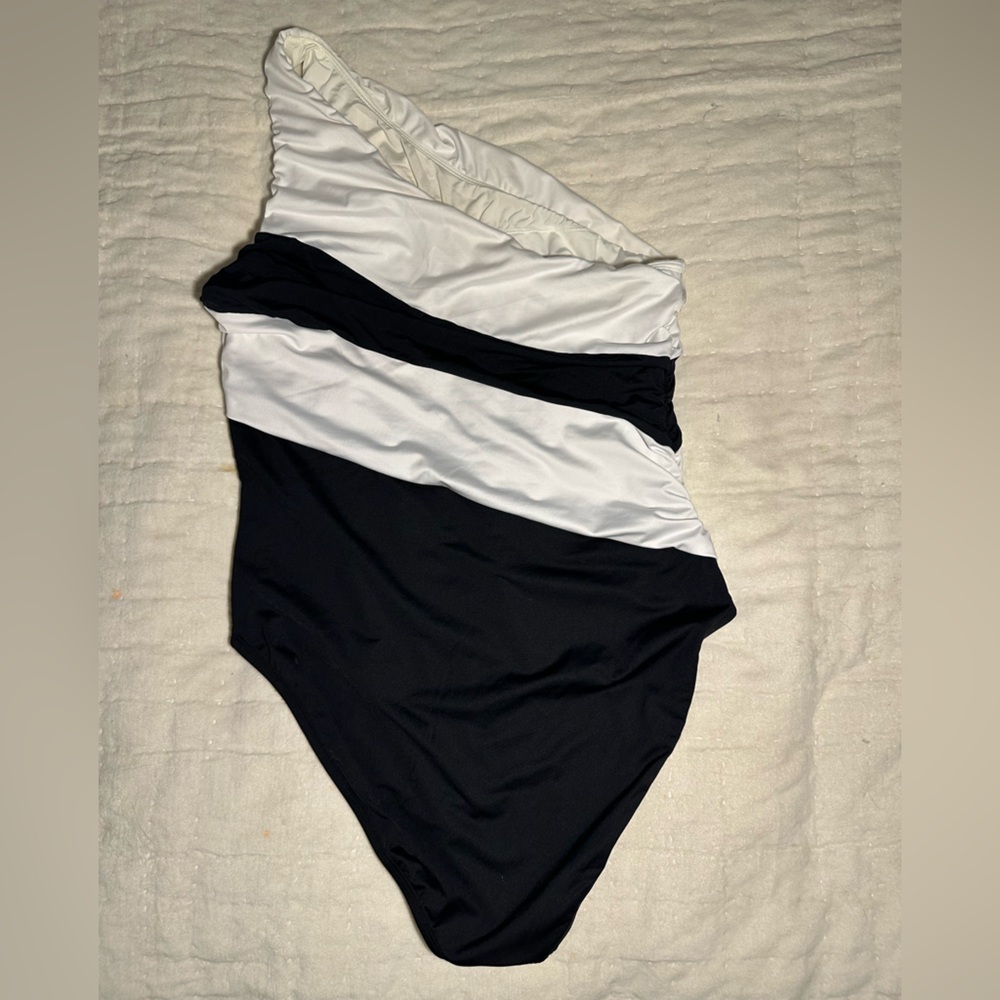 LaBlanca One Shoulder Shirred Black and White Swimsuit - Size 14 - Picture 5 of 6